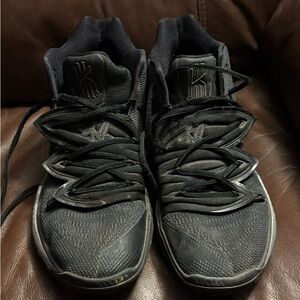 Nike Kyrie Black 5 Men's Basketball Shoes